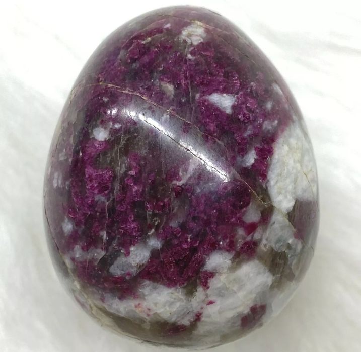 Естествено Рубелит Турмалиново яйце 655 карата