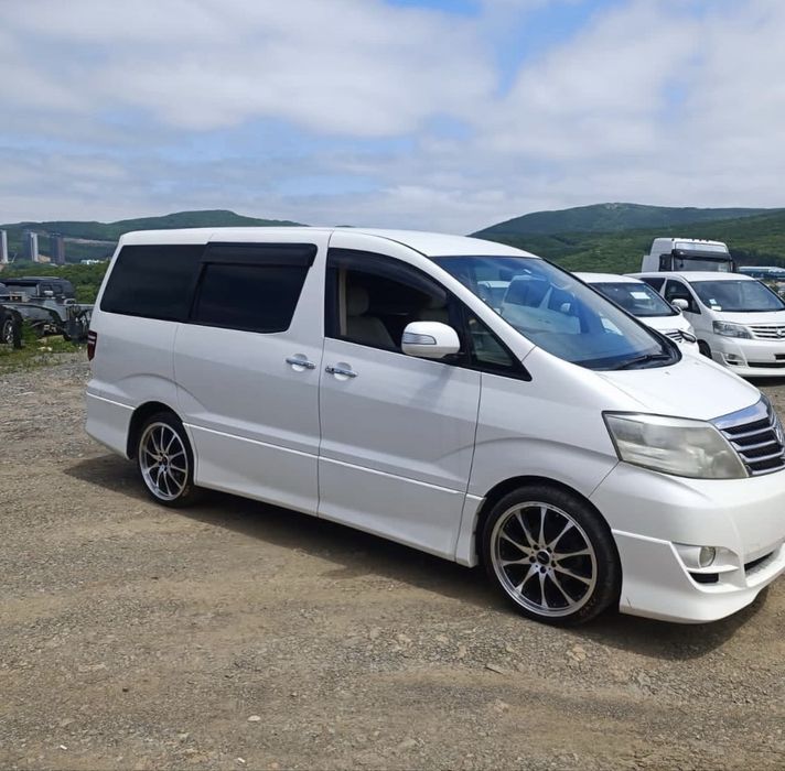 Диски R20 с шинами на Alpard Estima