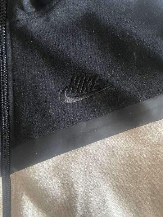 Nike tech черен 156см