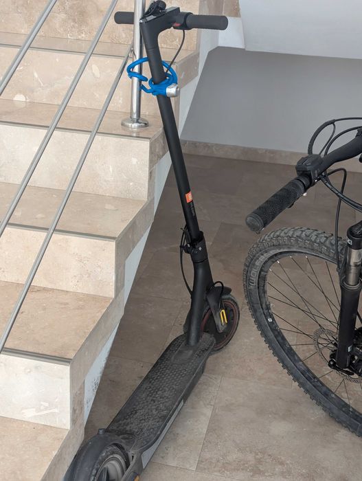 Trotinetă electrică Xiaomi Mi Electric Scooter Pro 2