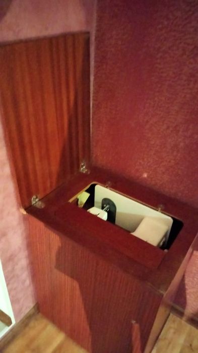 Продам швейную машинку