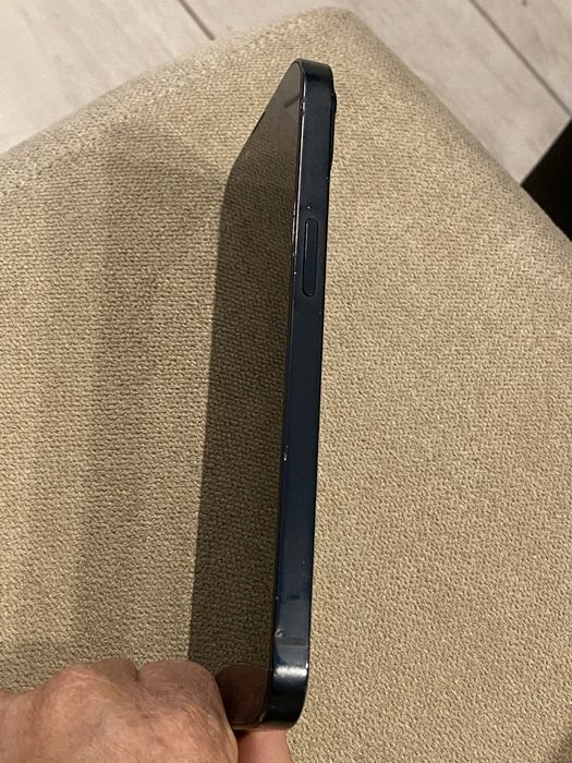 Продавам Iphone 13 128GB