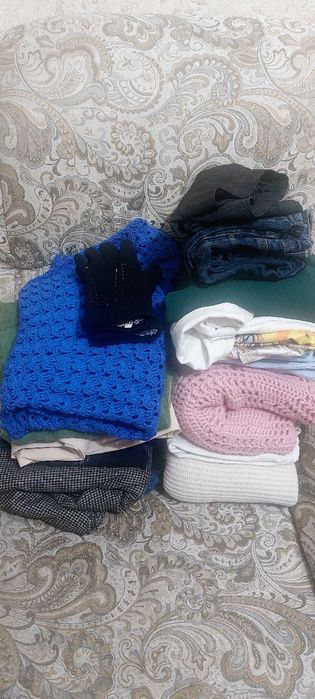 Отдаю женские вещи