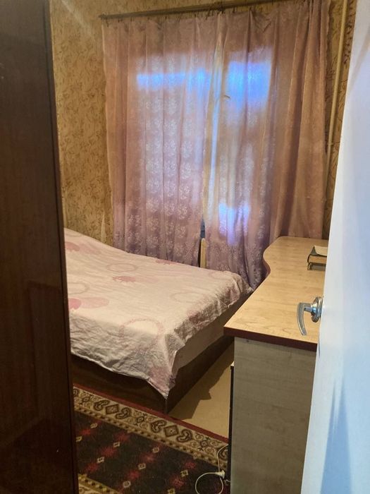 4/2/5 (2 этаж). Сергели 2. Квартира 92 м², дом панельный. Метро 500 м