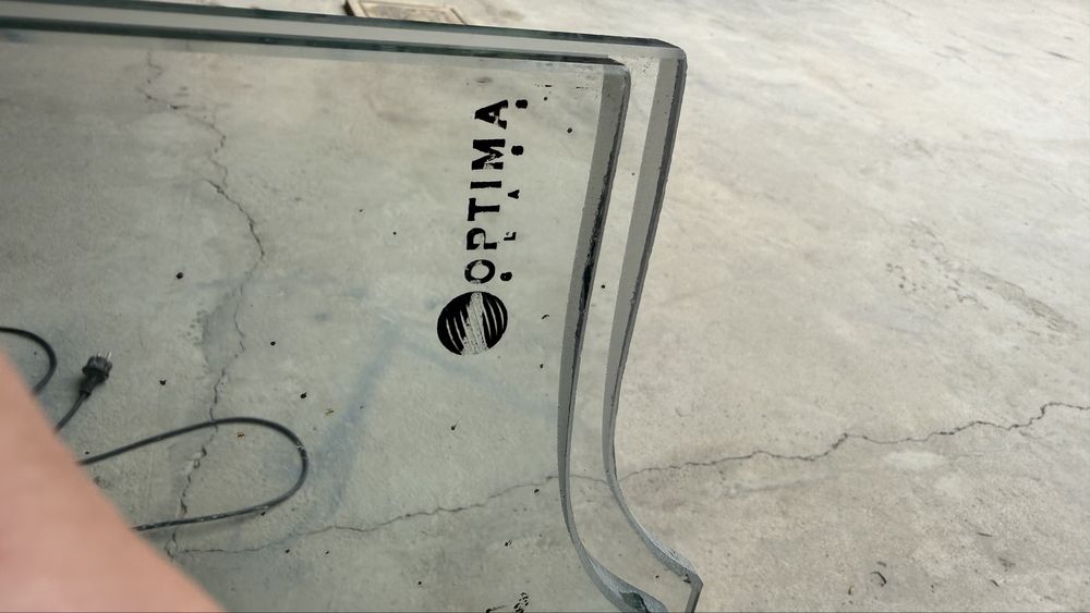 Kolyonniy oyna eshiklar 4 ta eni 88.5 sm boyi 2.20sm