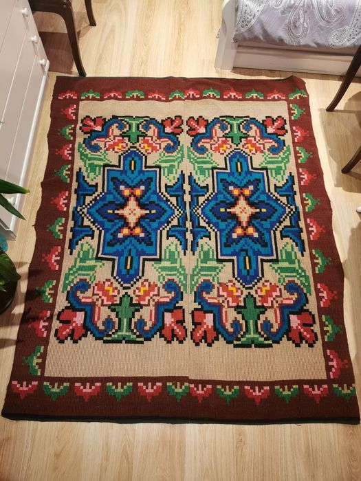 Вълнена тъкана черга, килим