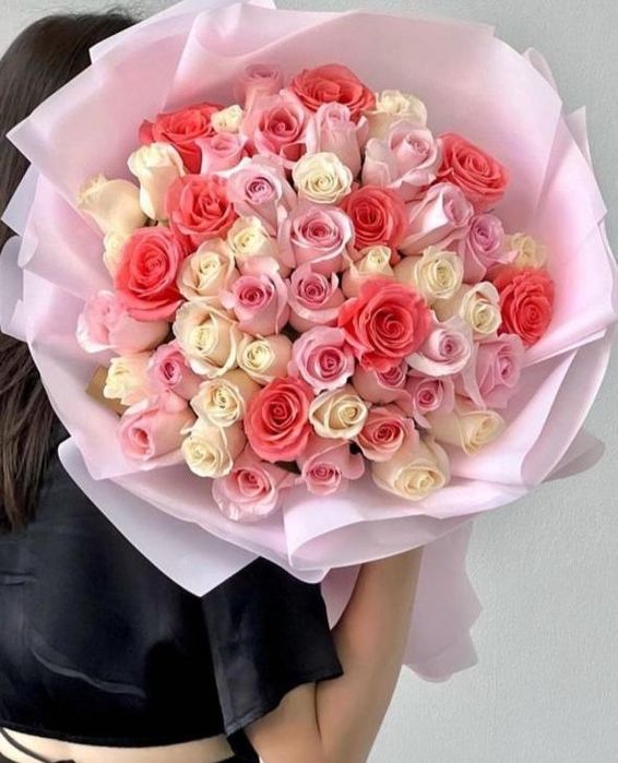 Кустовые Розы, гортензии, розы