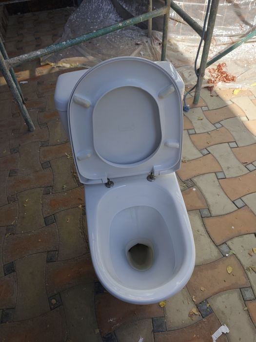 Унитаз б/у продаю