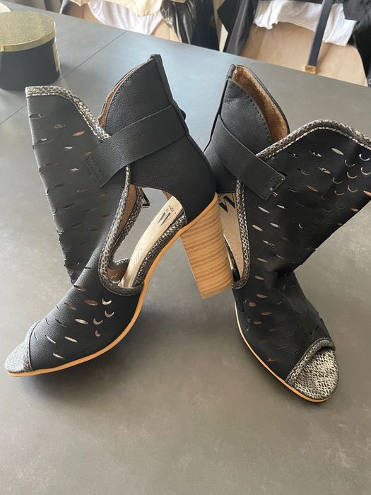 Продавам дамски обувки