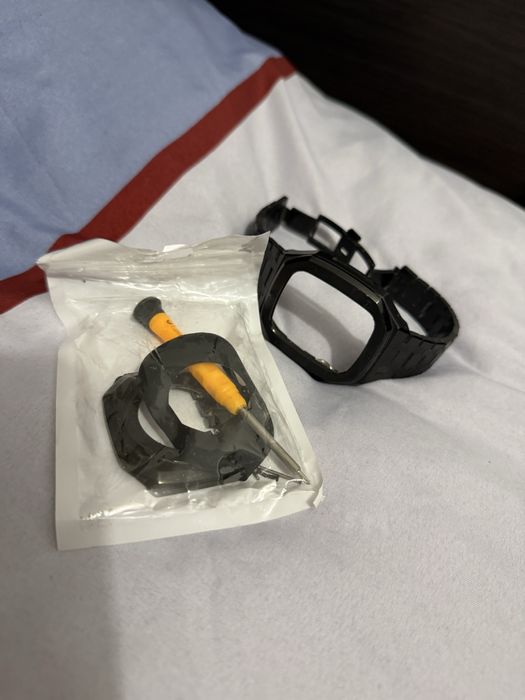 Apple Watch SE 44mm – Midnight + brățară metalică