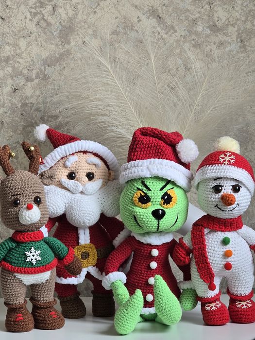 Мрачно сладък Гринч – ръчно плетена играчка