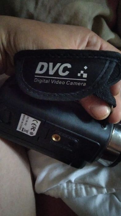 Vând camera video preț foarte bun folosita doar odată !