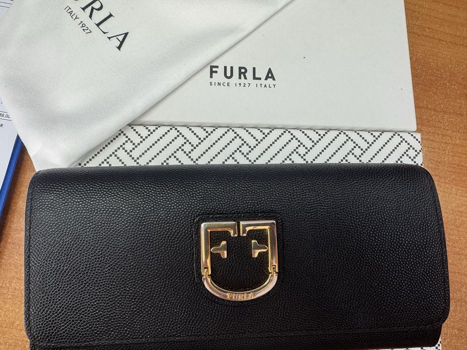 Протмоне в черно на Furla