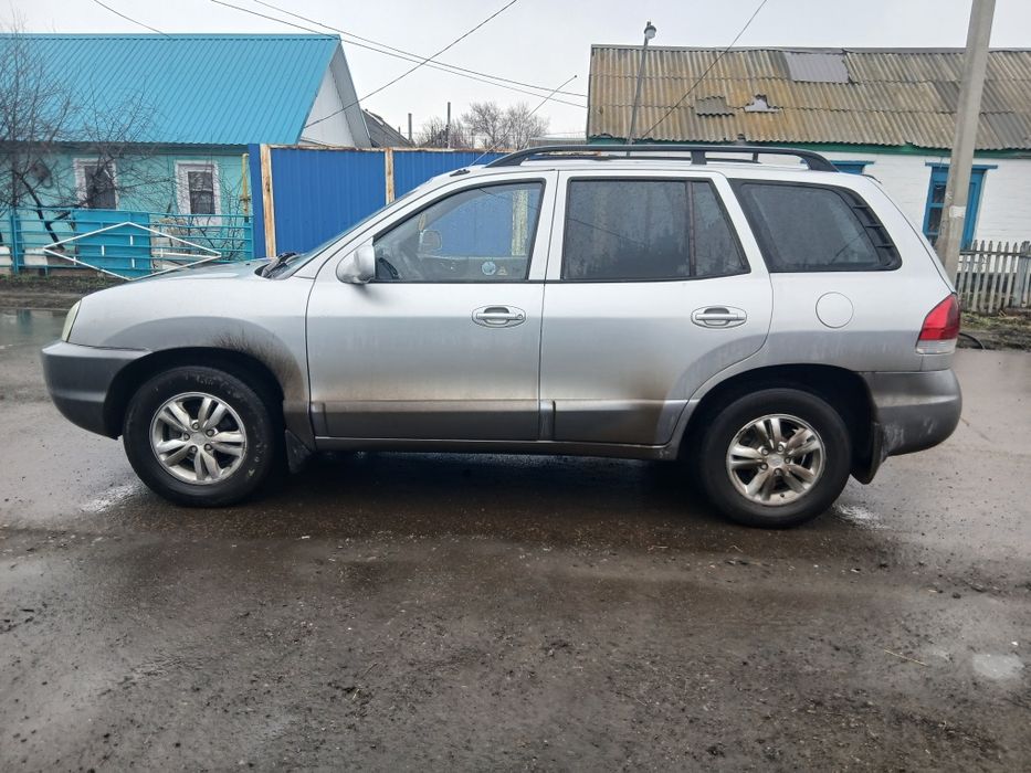 Хюндай санта фе.