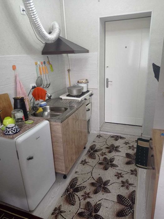 Продается квартира в Яшнабадском районе Слонима быв.общ 1-ком 2-этаж