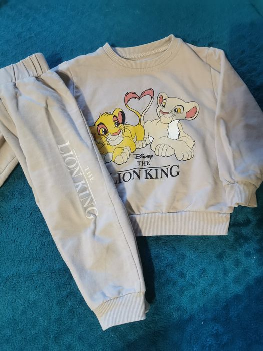 Продам костюм спортивный