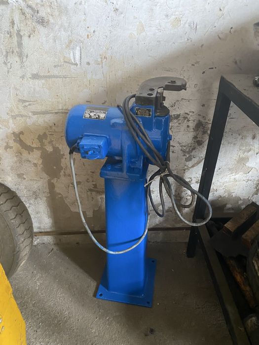 Masina de debitar nibbling de mana sau cu picior tabla pana la 4-5 mm