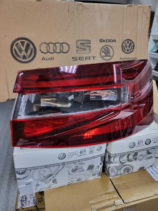 Фонарь задний Skoda Super B