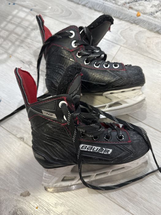 Продам хоккейные коньки