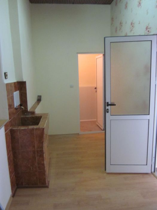 Дава се под наем Гараж / Паркомясто в Велинград - 40 кв.м за 229.5 € - Снимка #4