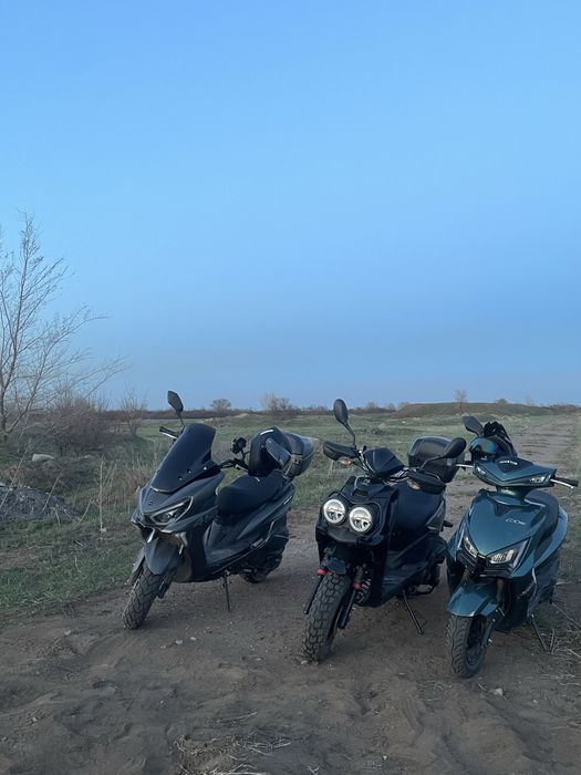 Продам скутер м10 зеленый срочно