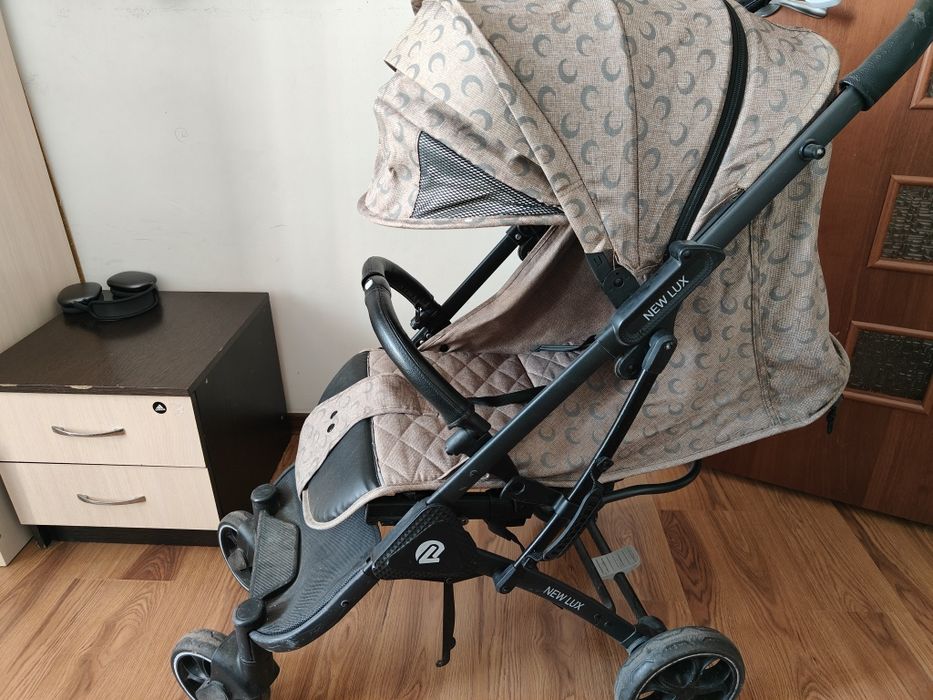 Коляска прогулочная