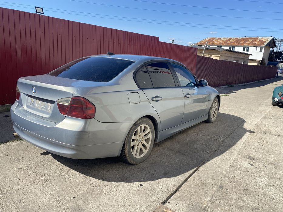 Dezmembez BMW E90 2.0 benzina N46B20B