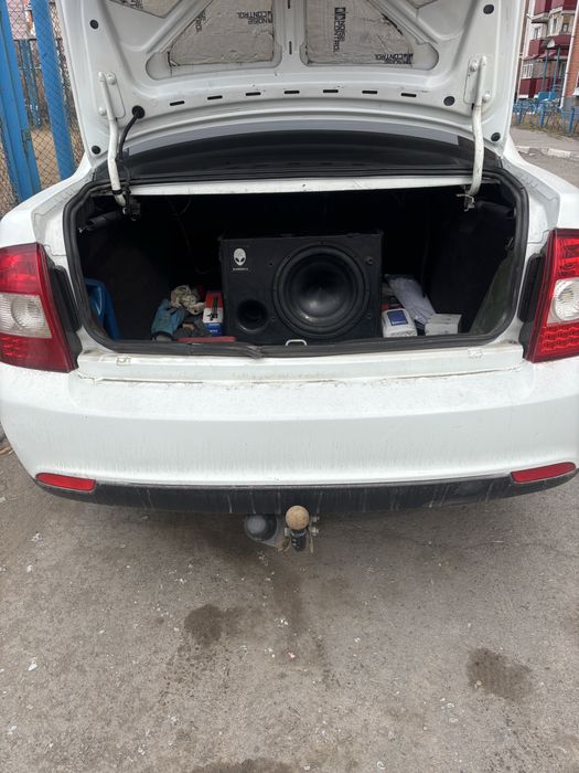 сабвуфер в хорошем состояний