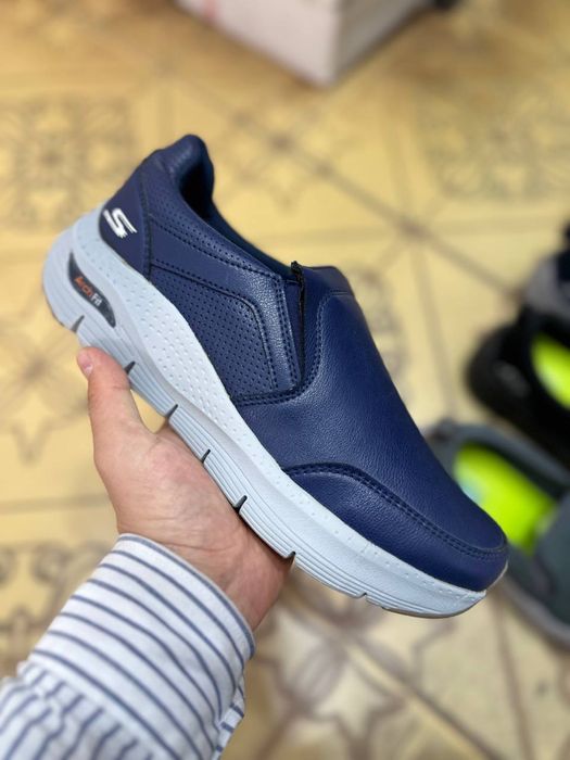 Новые мужские кроссовки Skechers