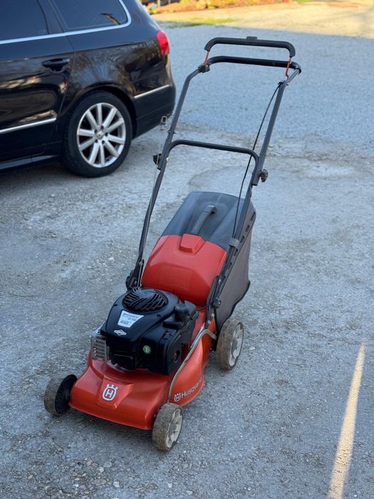 Vand masina de tuns Husqvarna