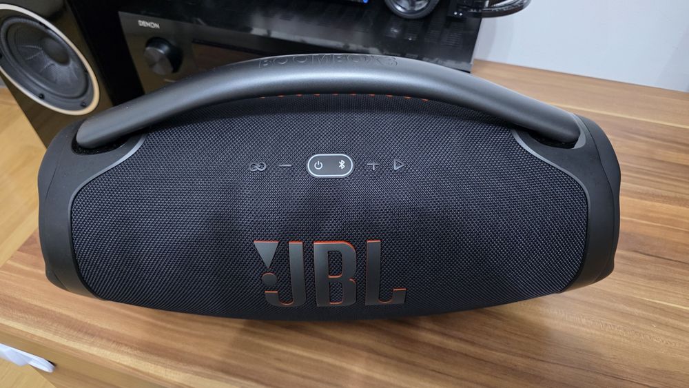 JBL Boombox 3 – impecabilă, cu încărcător, preț bun