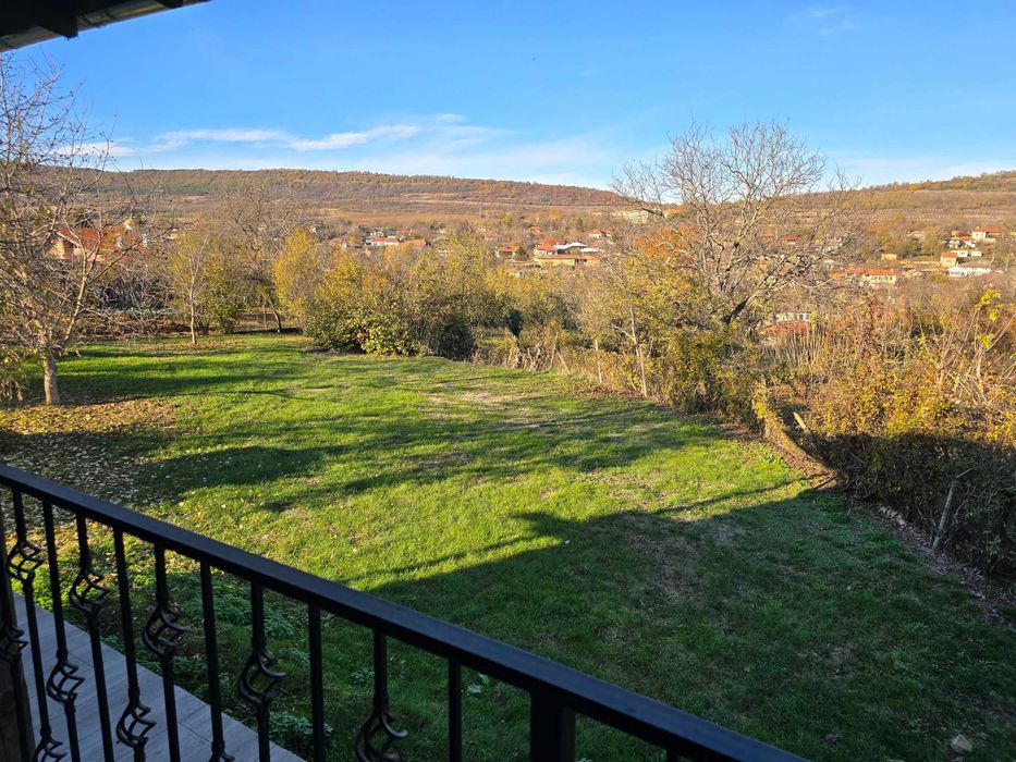 Продава се Къща в с. Церова кория, Област Велико Търново - 250 кв.м за 1400 €/кв.м - Снимка #2