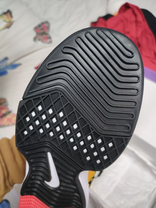 Продам кроссовки Nike оригинал