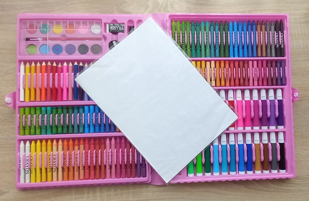 Комплект за рисуване в куфарче 168 части