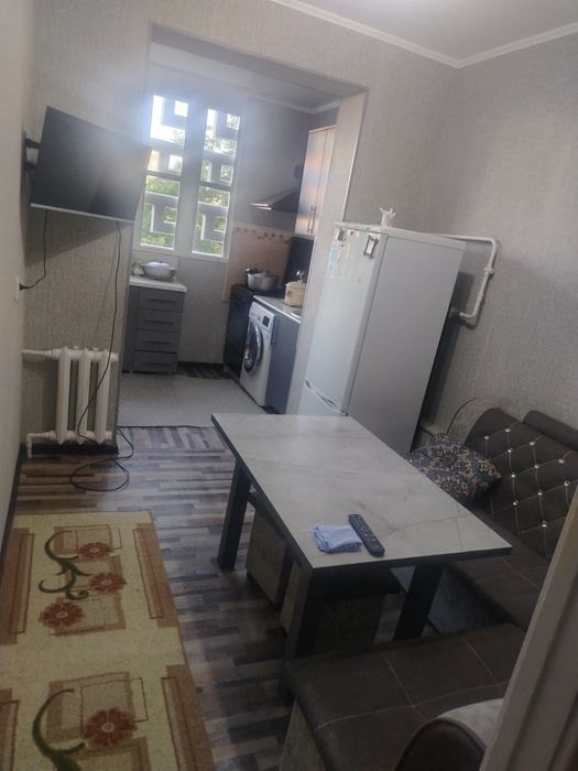 2 xonali 11 maktab oldidan srochni sotiladi