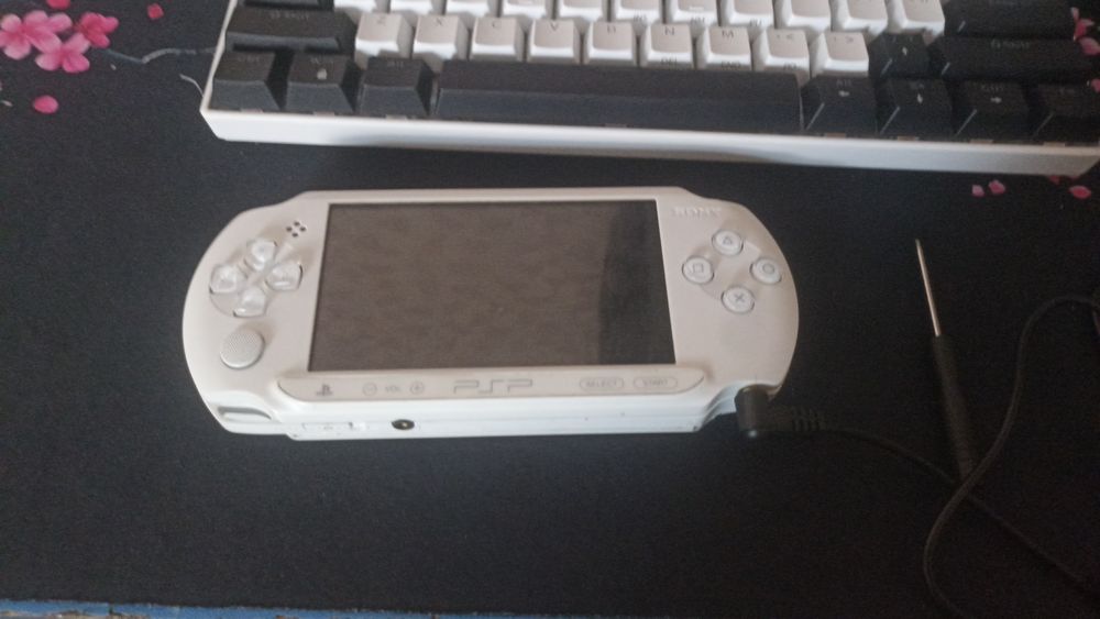 Продаю PSP на запчасти
