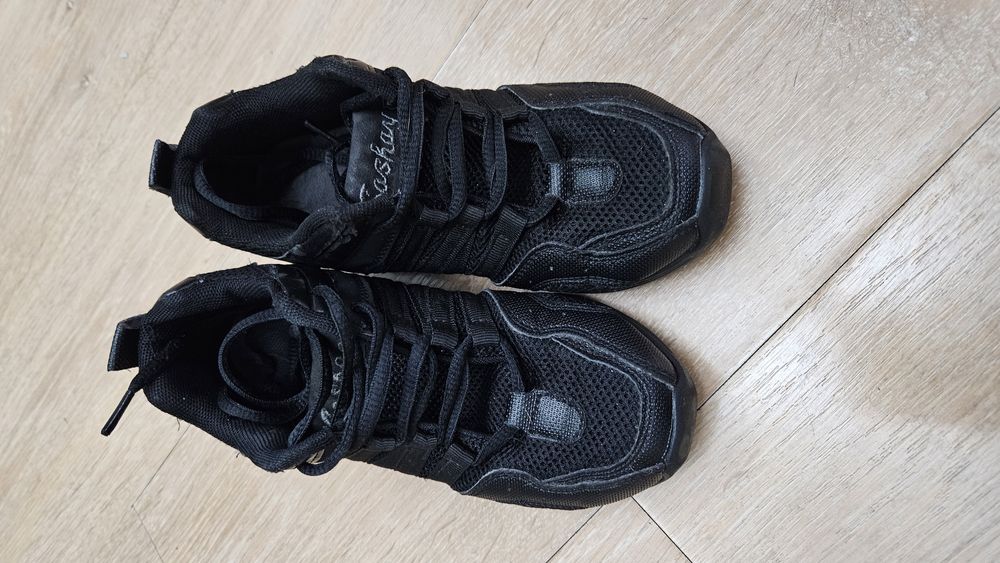 Продам Обувь детская