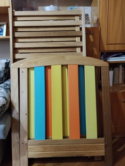 Детско легло,масивно дърво,бук,в отлично състояние,цена 60 евро. Тел.за връзка 0879889580