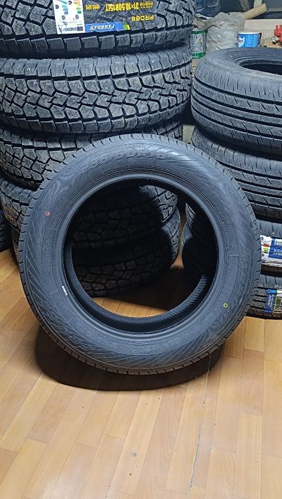 235/60R18 FARROAD