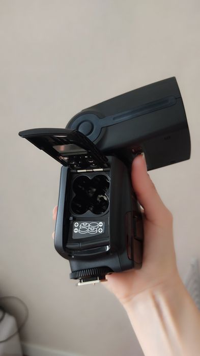 Фотовспышка YN560-II