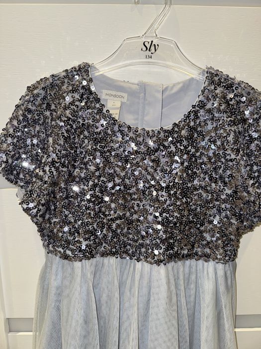 Продается шикарное платье для девочки