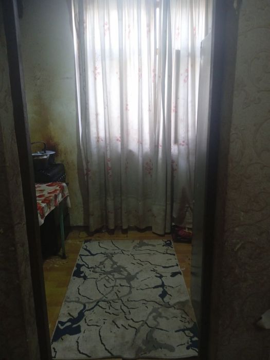 Корасу 6 да 1 этажда 1 хонали уй