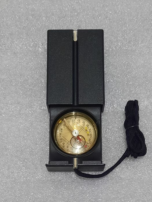 Busolă militară elvețiană Recta