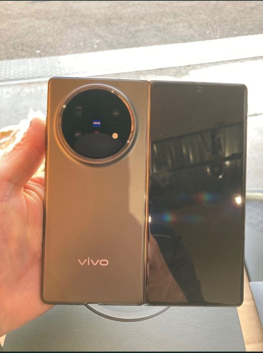 Vivo X Fold 5, 12/256 GB- чисто нов