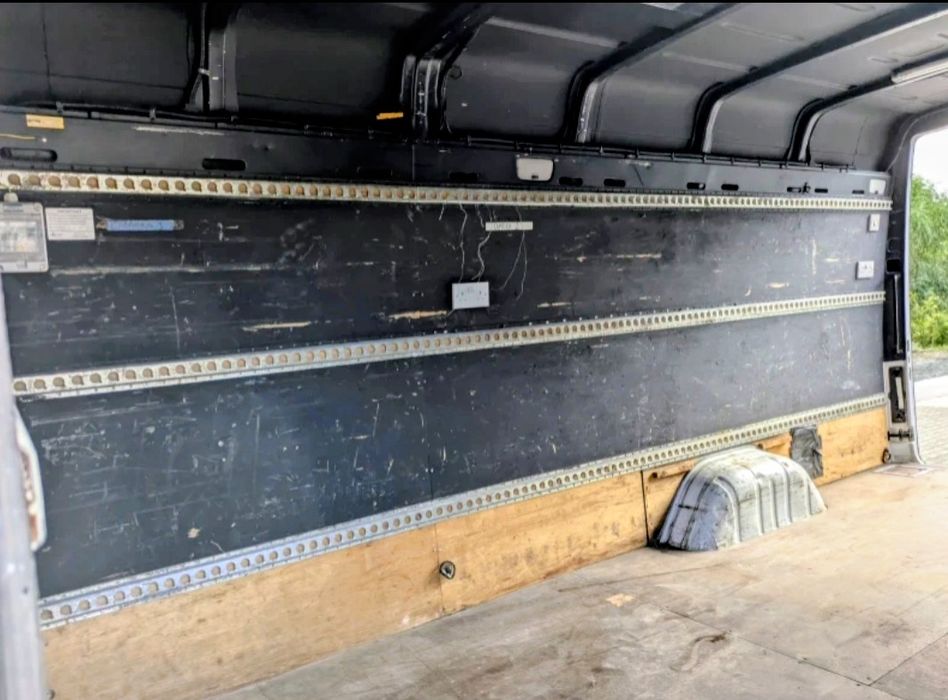 Продавам товарен бус Mercedes-Benz Sprinter 313 CDI двигател OM 611 (2.2 CDI) 2004 г., реални километри, като НОВ!!!