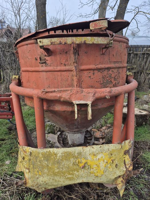 Vând utilaje agricole