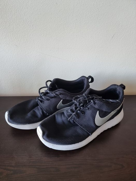 маратонки NIKE - размер 38