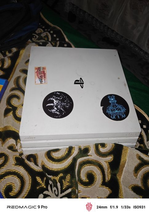 PS4 Pro 1TB + 2 джойстика + топ-игры (Bloodborne, Elden Ring, Valhalla