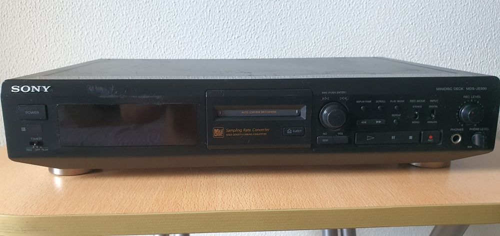 Vând minidisc Sony JE500