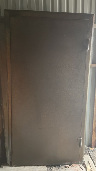 Продам железные двери